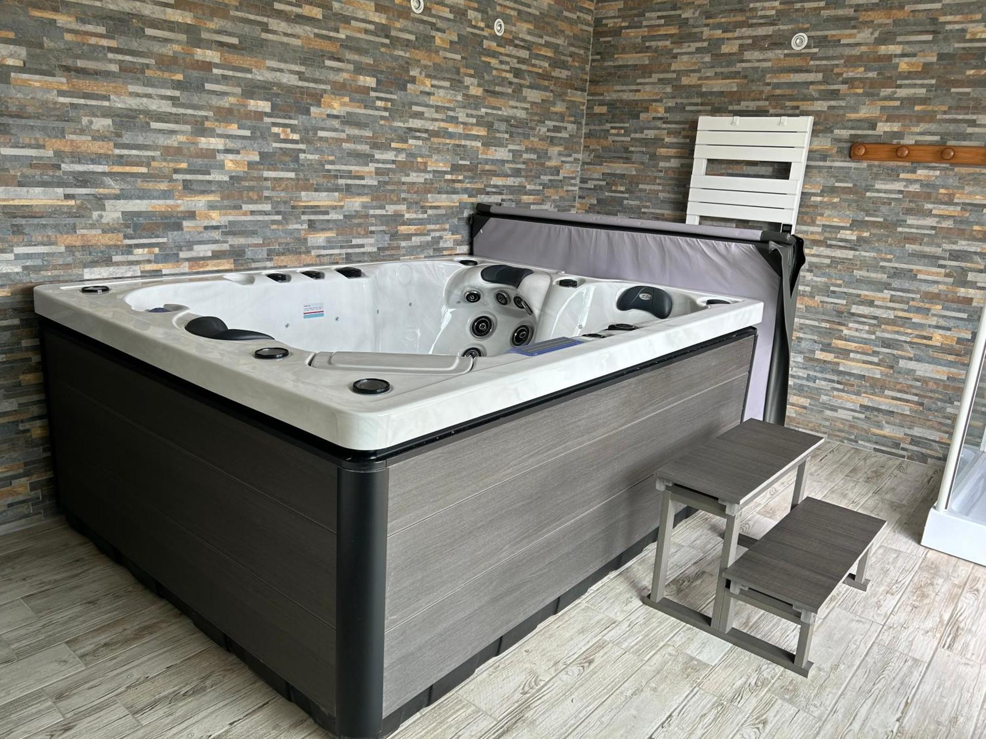 Le Domaine Du Bez Gite De Michel Piscine Sauna Hammam Spa Saint-Laurent-dʼOlt Zewnętrze zdjęcie